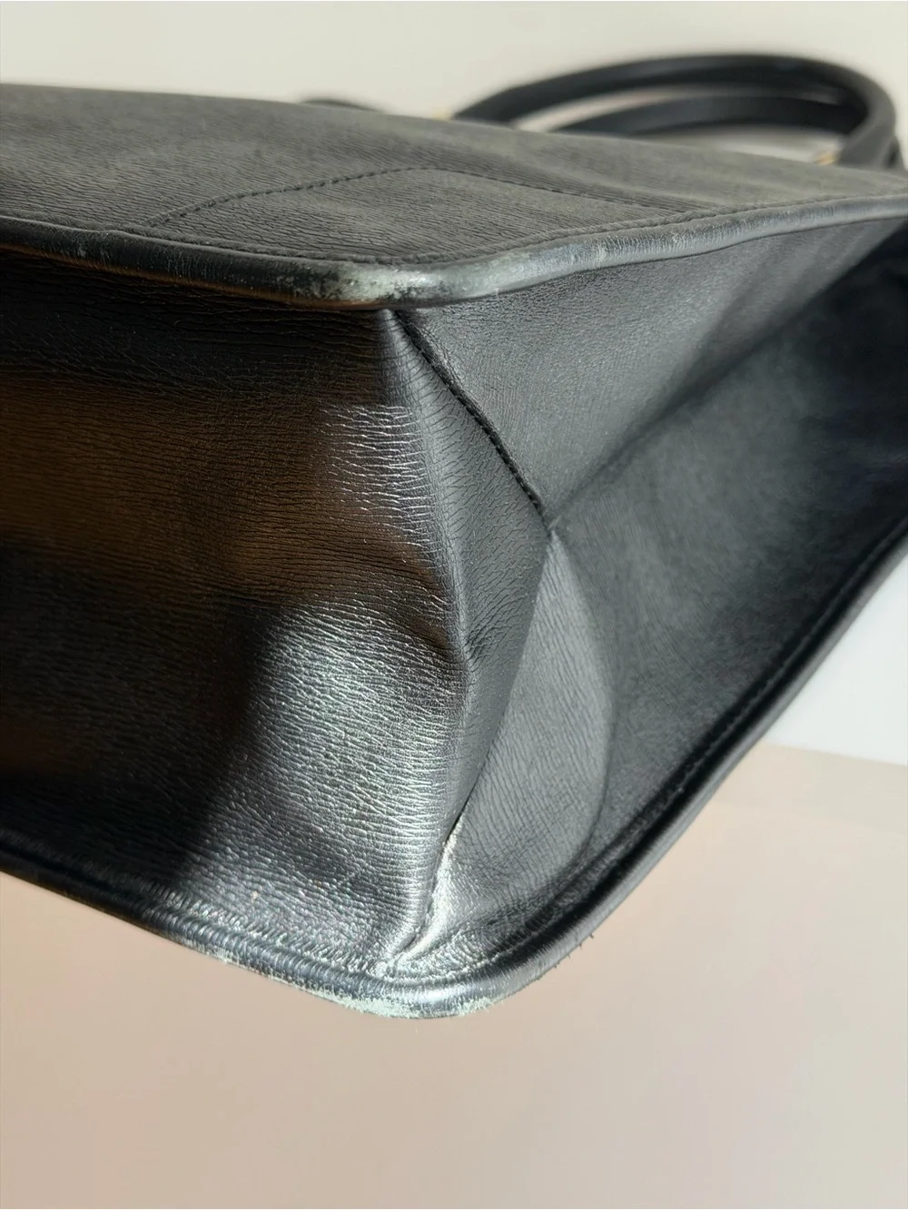 Authentic GUCCI Black Leather Top Handle Bag